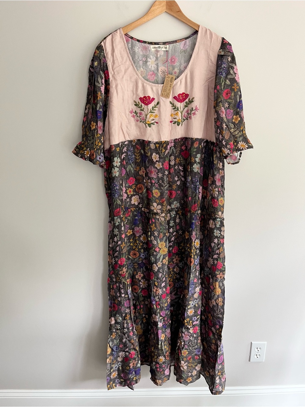 NATURAL LIFE Floral Maxi Dress with Embroidered Flowers XXL